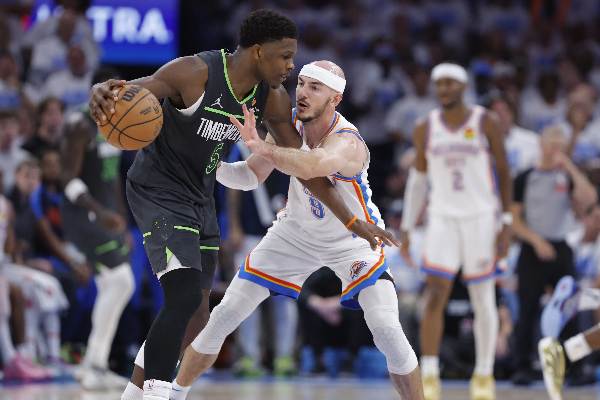 残阵逆袭！活塞 8 连胜复仇公牛，草根军团书写奇迹