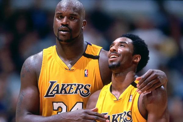 1600 万捡到奥尼尔替身！湖人饼王狂揽 20+14，詹皇喂饼喂到手软