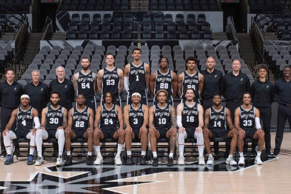 超级大冷！西部副班长客场掀翻马刺 锡安24+10教做人 文班亚马16+16难救主