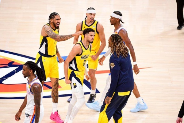 老鹰狂轰132分轻取步行者 麦科勒姆23+8+7西亚卡姆空砍26分